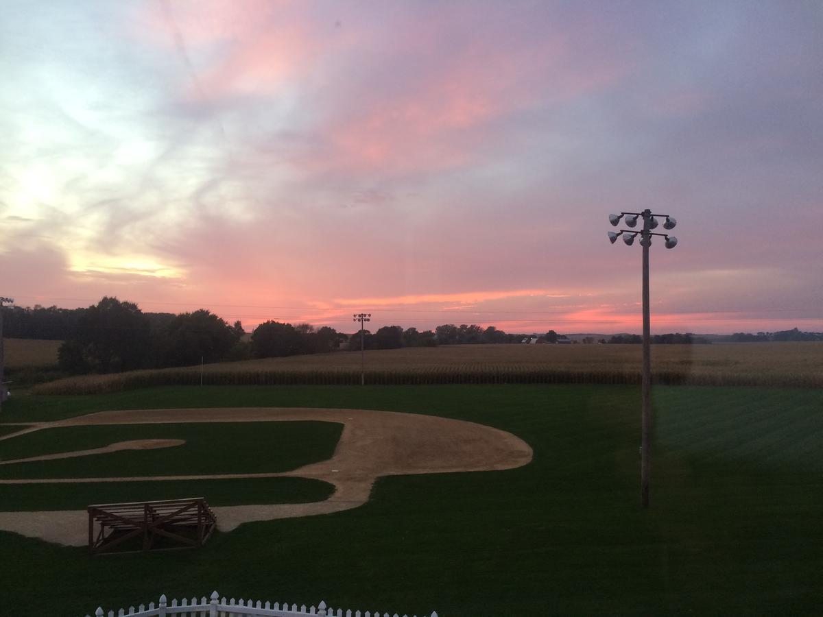 Field Of Dreams House Appartement Dyersville Buitenkant foto